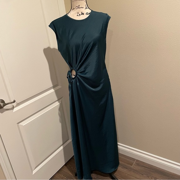 House of Harlow 1960 Dresses & Skirts - House of Harlow 1960 Dark Green / Teal / Blue Keyhole Ruched Midi Dress